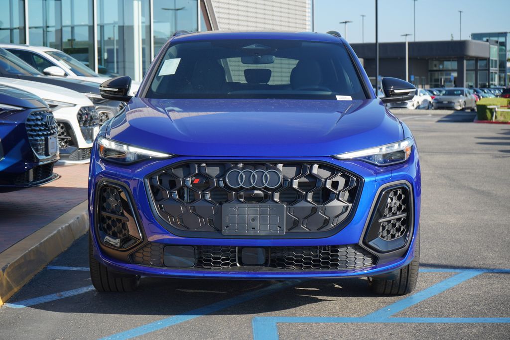 Thumbnail: 2025 Audi SQ5 - 5