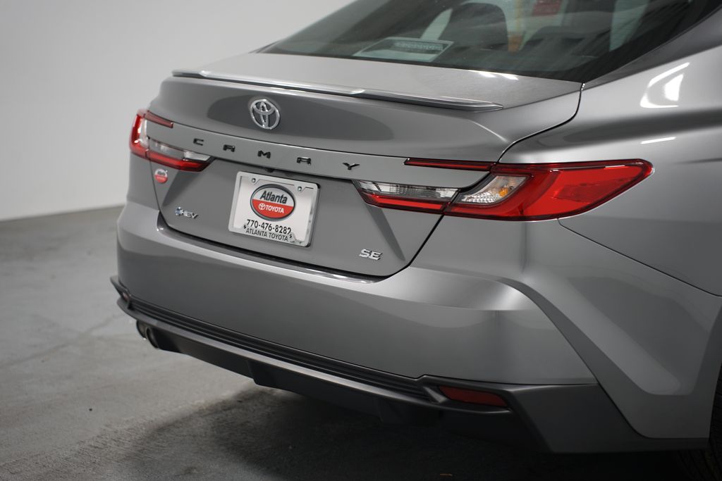 2025 Toyota Camry SE 9
