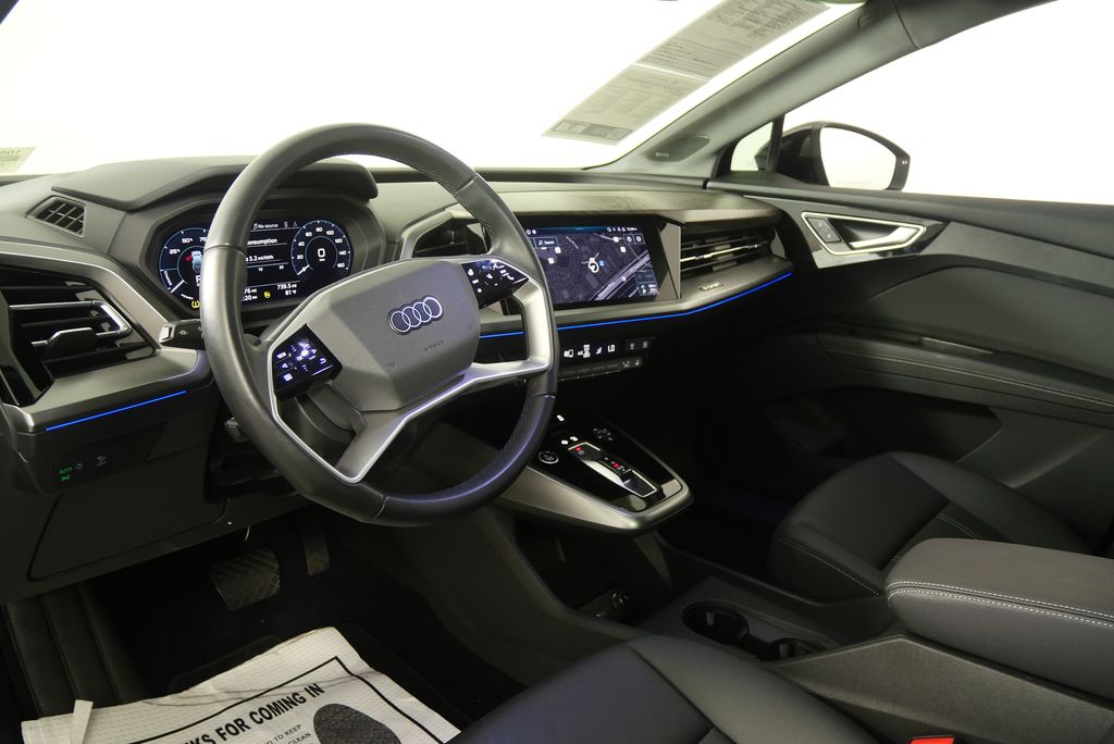 Thumbnail: 2022 Audi Q4 e-tron - 13