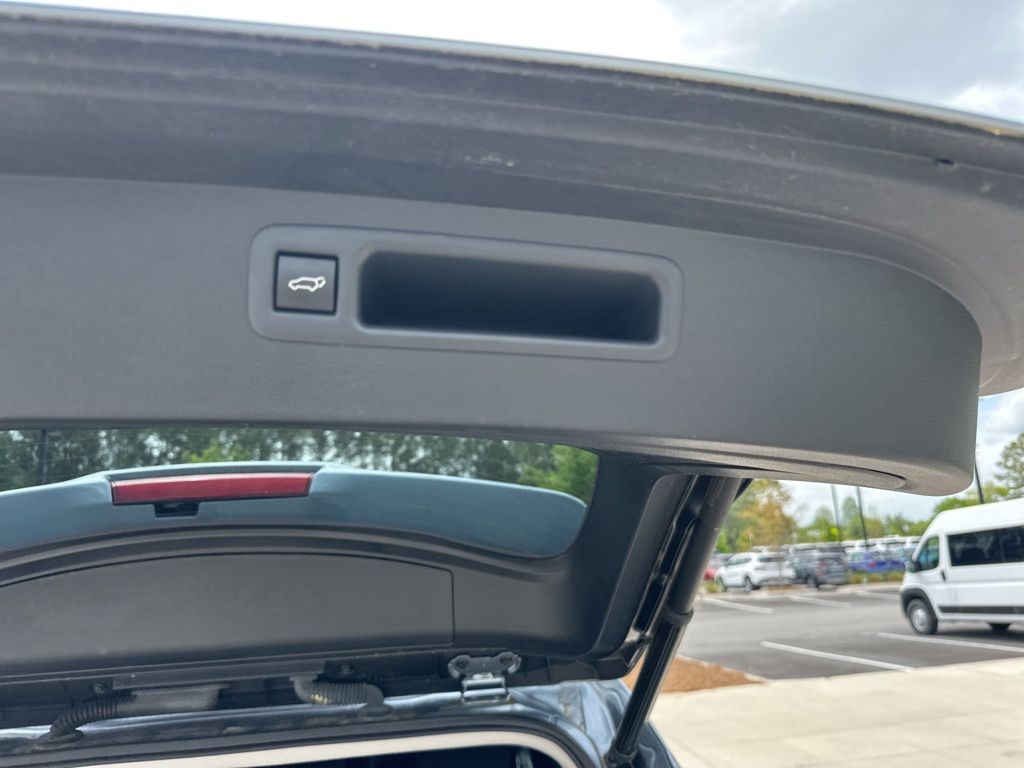 2023 Celestial Silver Metallic Toyota Highlander LE FWD SUV