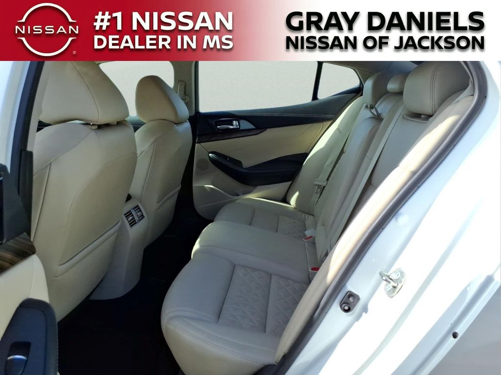 Used 2017 Nissan Maxima Sedan