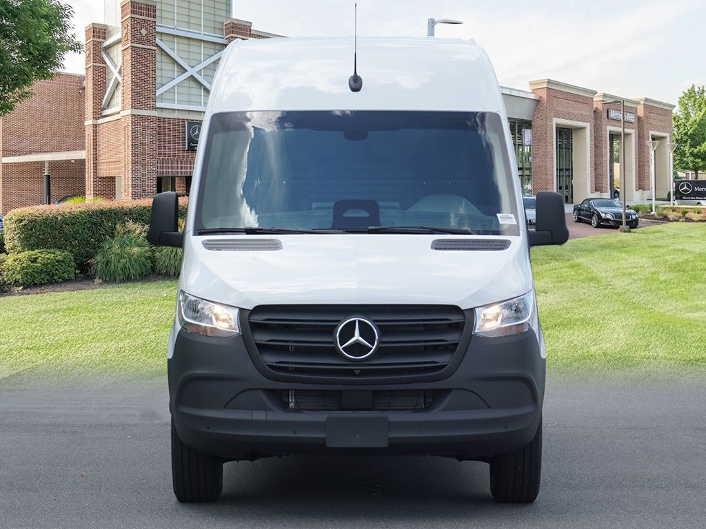 Thumbnail: 2025 Mercedes-Benz Sprinter - 2