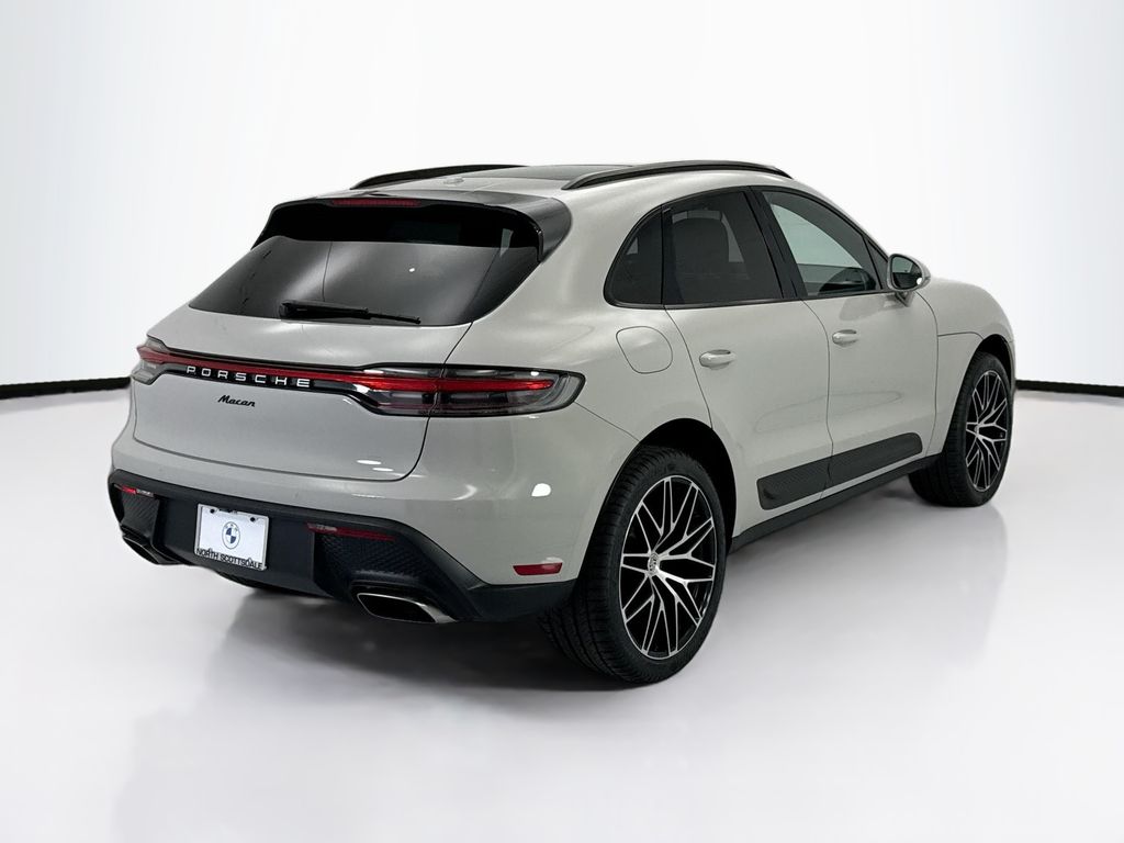 Thumbnail: 2022 Porsche Macan - 5