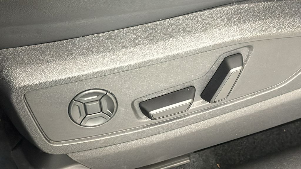 Thumbnail: 2025 Audi Q5 - 31