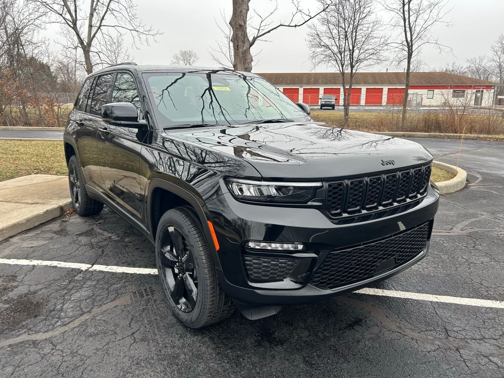 new 2025 Jeep Grand Cherokee car, priced at $48,985