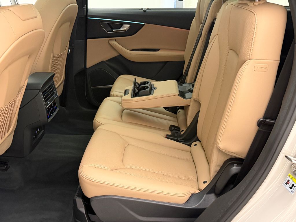 Thumbnail: 2023 Audi Q7 - 18