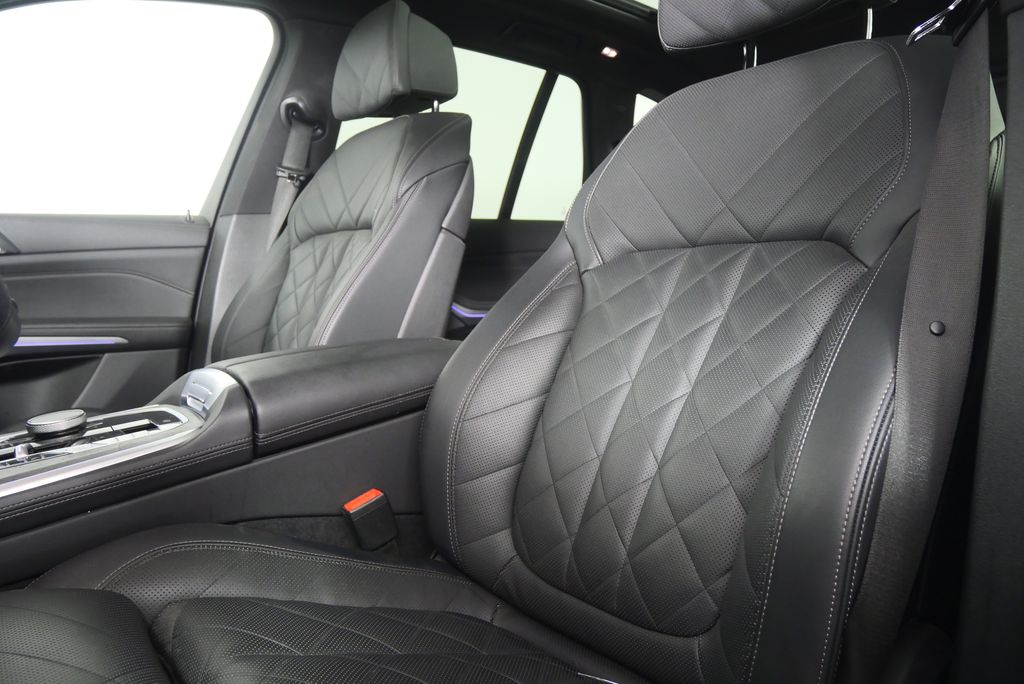 Thumbnail: 2025 BMW X5 - 10