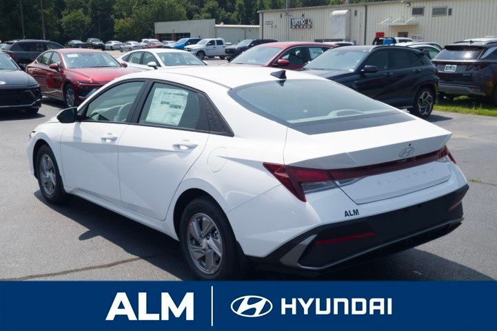 New 2026 White Hyundai SE image 8