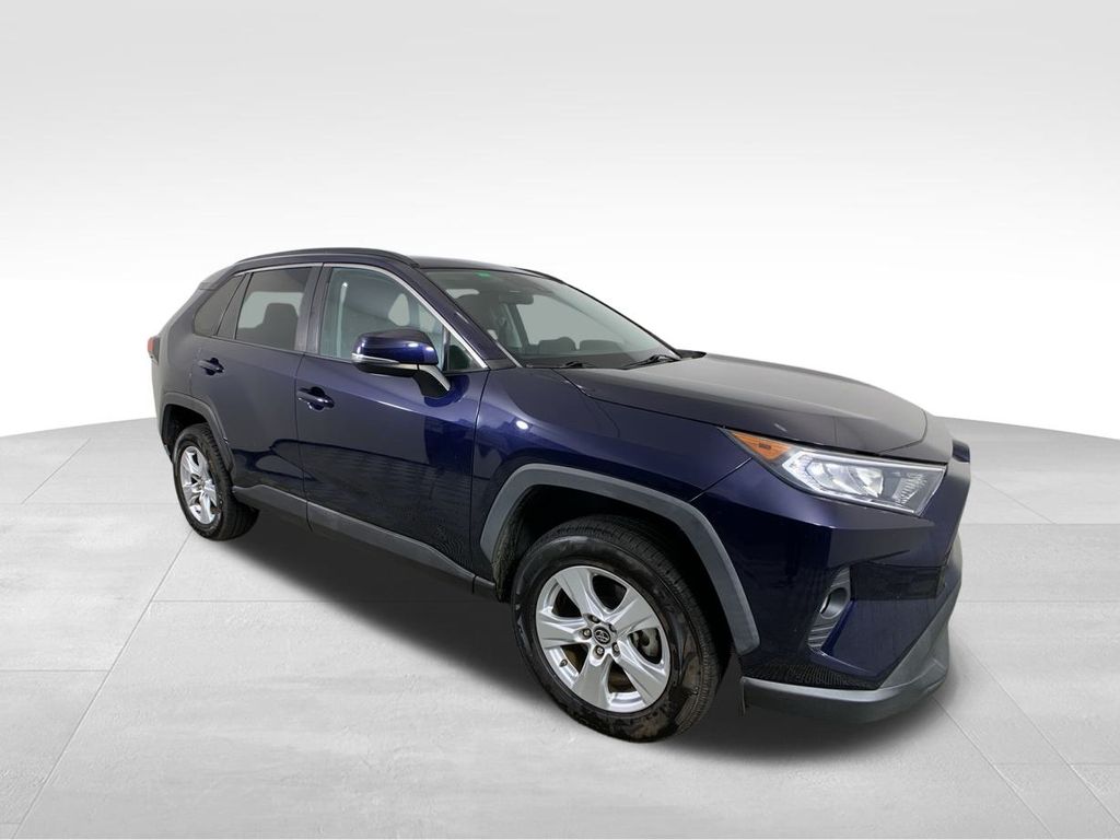 2019 Toyota RAV4 XLE 8