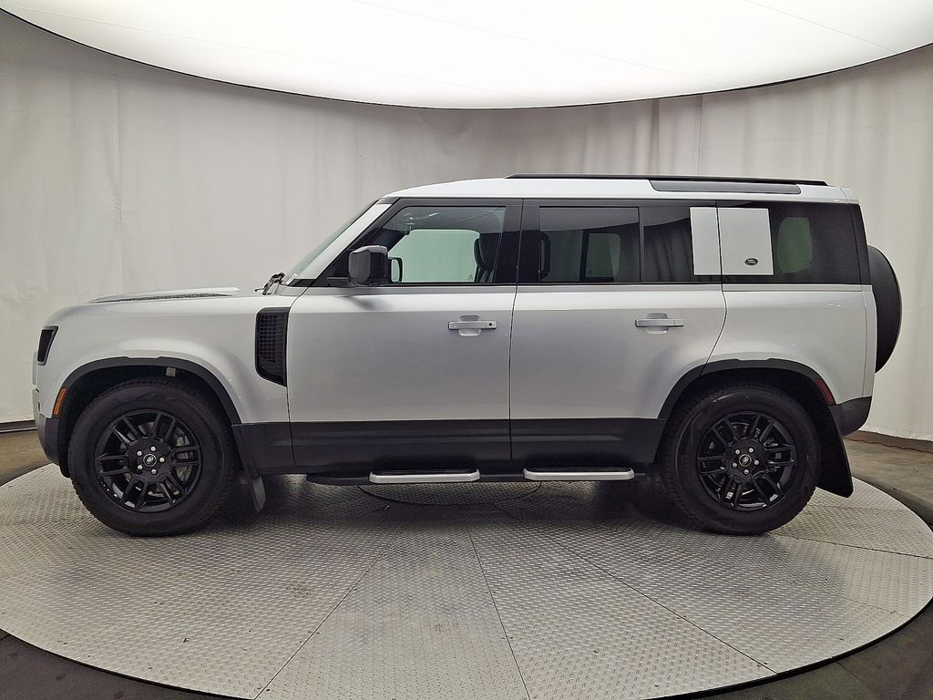Thumbnail: 2024 Land Rover Defender - 4