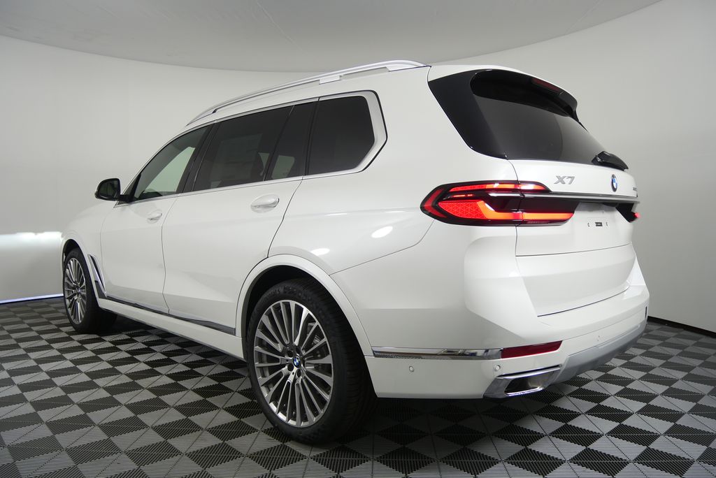 Thumbnail: 2026 BMW X7 - 5