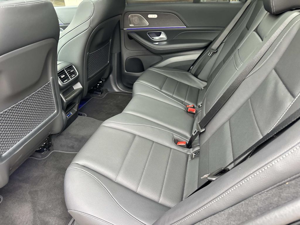 Thumbnail: 2026 Mercedes-Benz GLE - 14