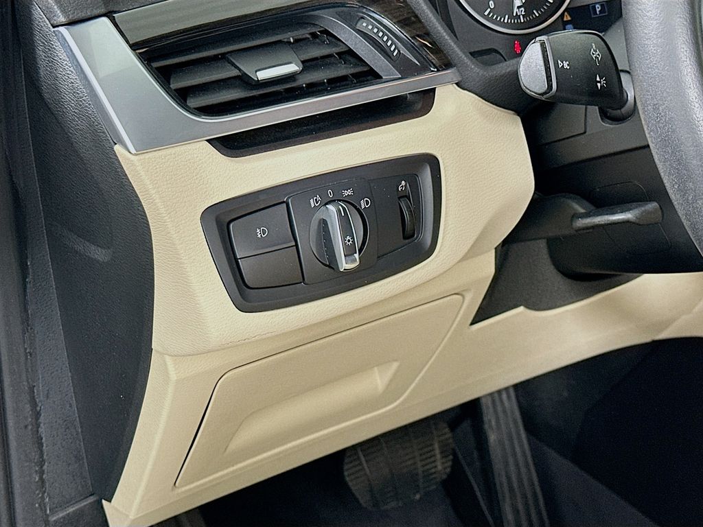 Thumbnail: 2016 BMW X1 - 10