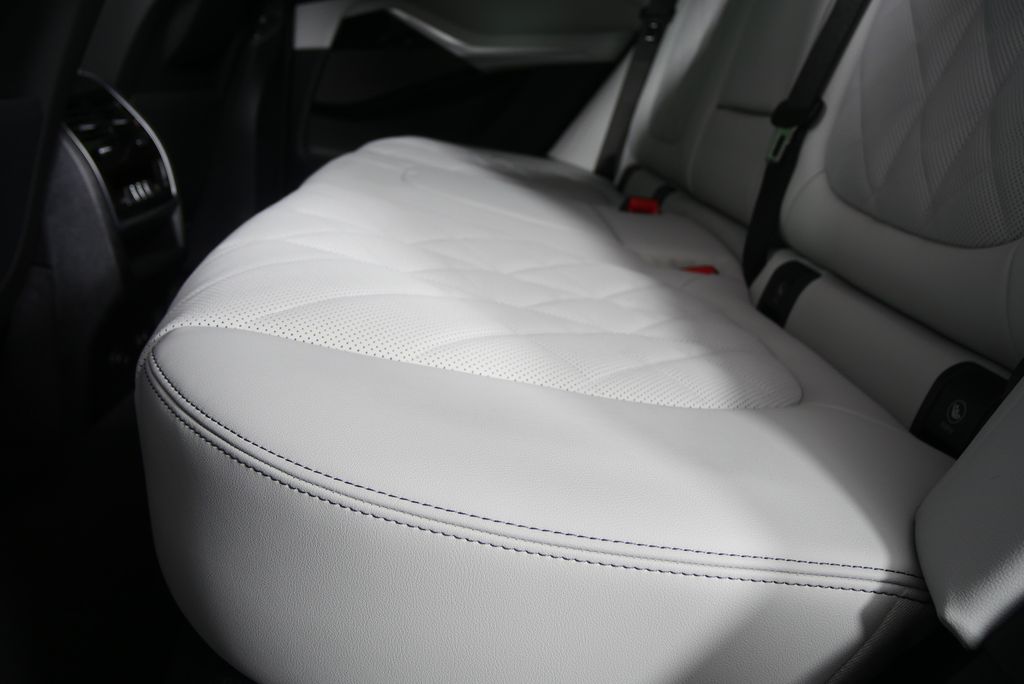 Thumbnail: 2026 BMW X5 - 15