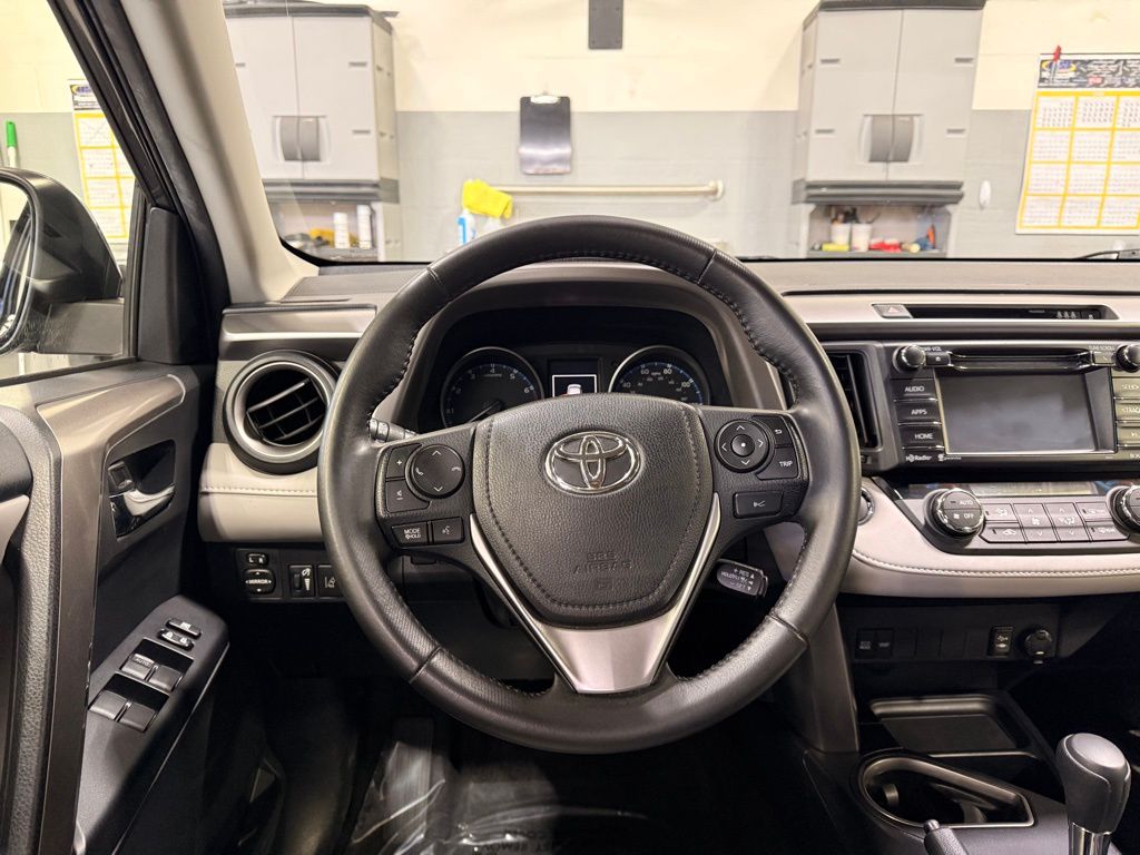 Thumbnail: 2018 Toyota RAV4 - 22