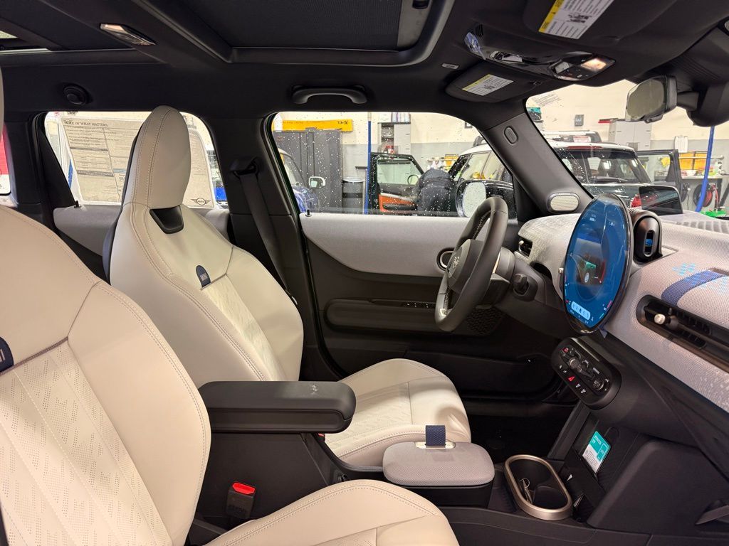 Thumbnail: 2026 MINI Cooper - 29