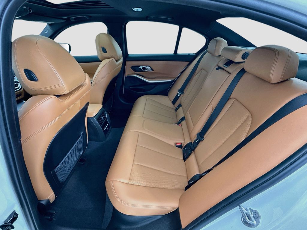 Thumbnail: 2023 BMW 3 Series - 20