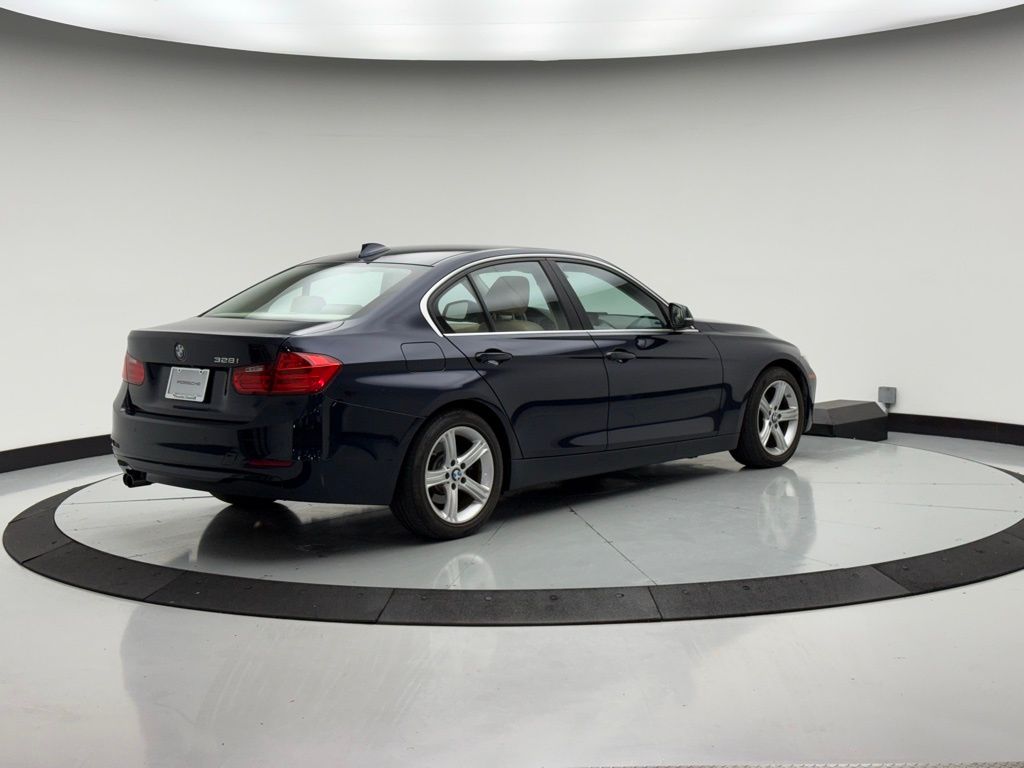 Thumbnail: 2015 BMW 3 Series - 9