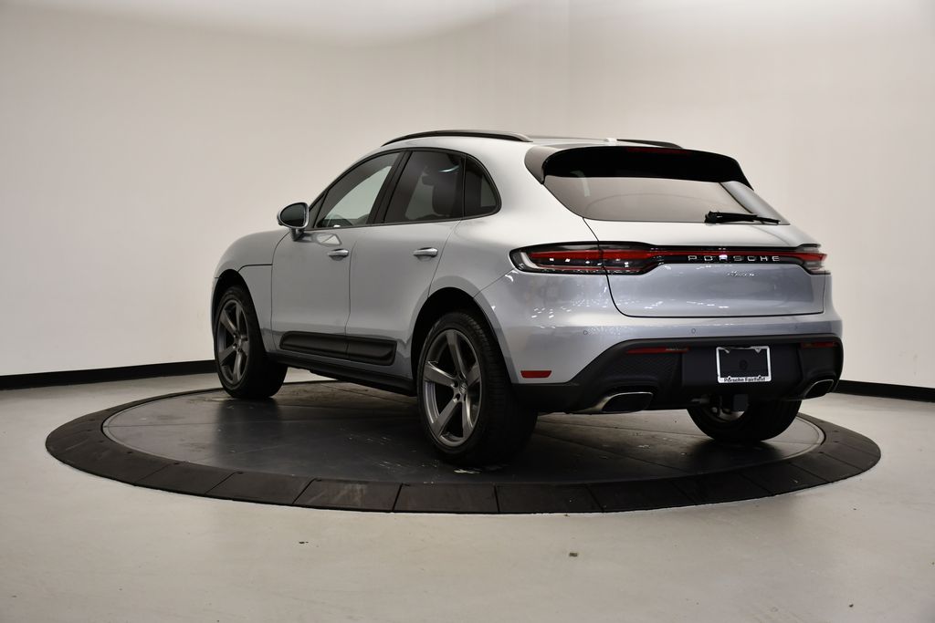 Thumbnail: 2026 Porsche Macan - 3