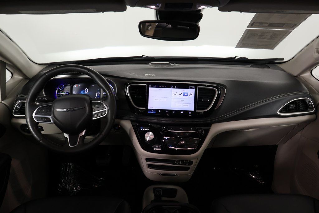 Thumbnail: 2023 Chrysler Pacifica - 8