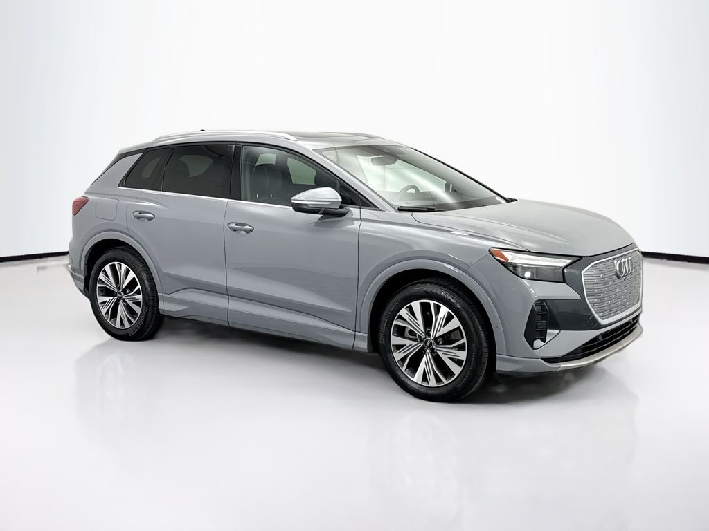 Thumbnail: 2023 Audi Q4 e-tron - 3