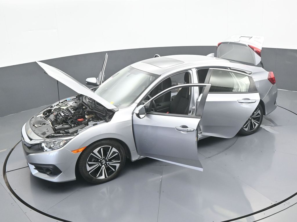 Used 2018 Silver Metallic Honda EX-T image 52