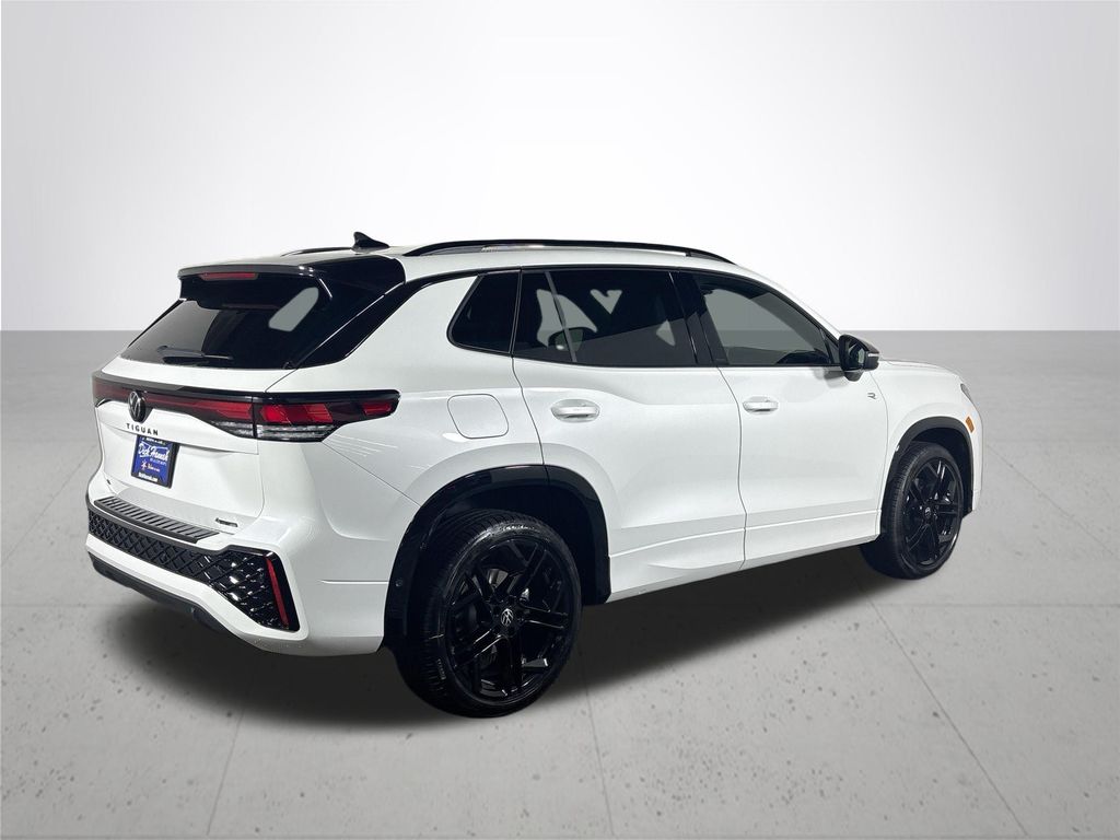 2025 Volkswagen Tiguan 2.0T SE R-Line Black