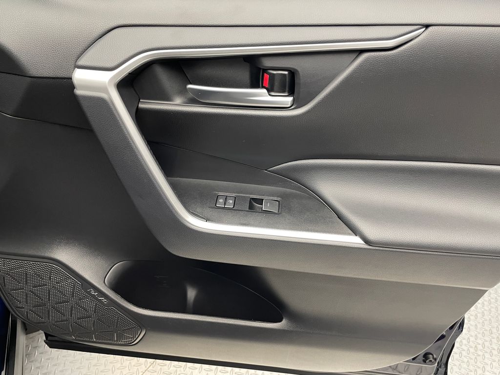 Thumbnail: 2025 Toyota RAV4 - 15