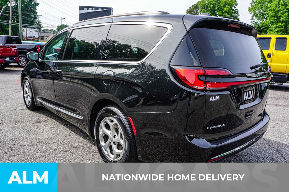 2023 Chrysler Pacifica Limited photo 3