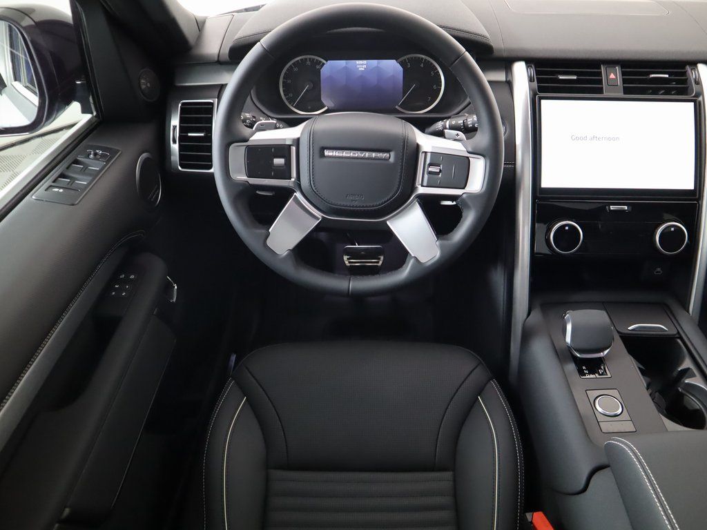 Thumbnail: 2023 Land Rover Discovery - 12