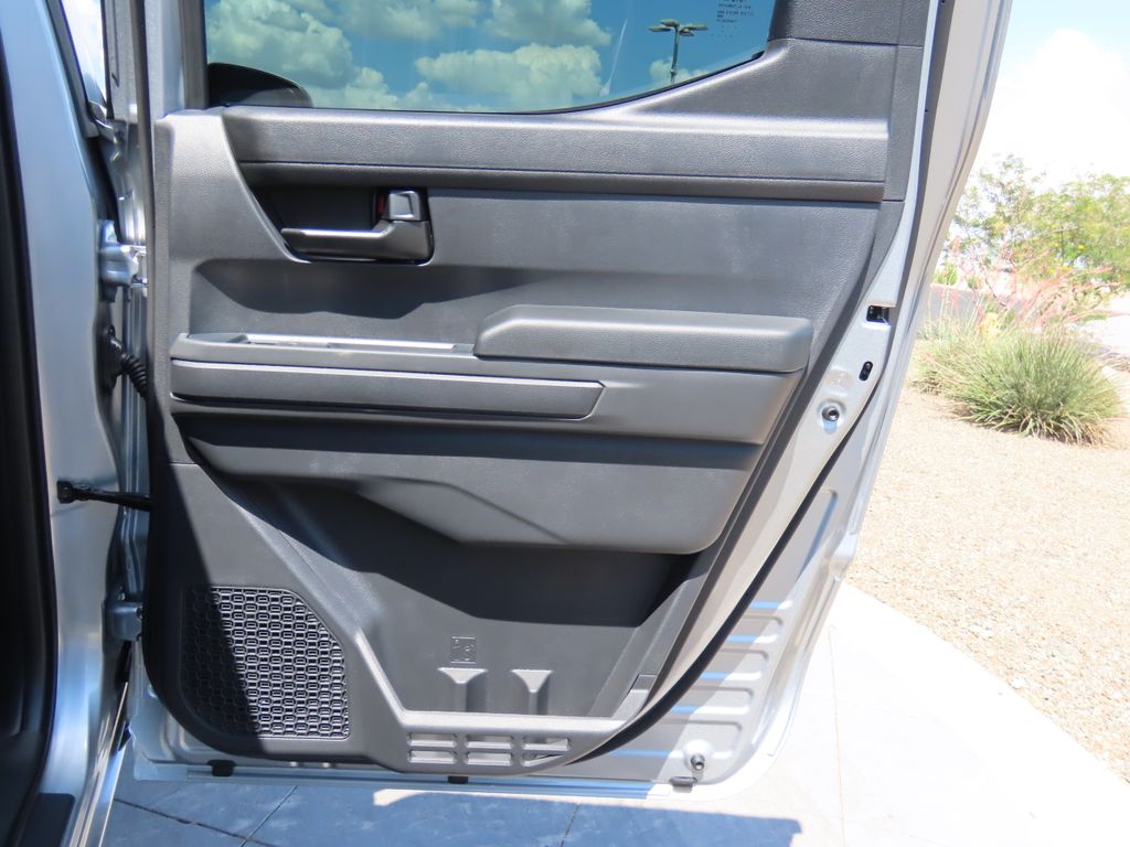 2025 Toyota Tacoma SR5 27