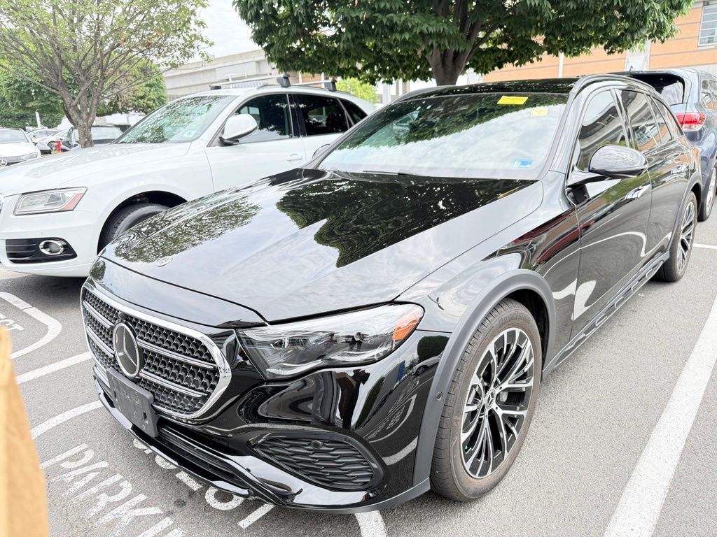 Thumbnail: 2025 Mercedes-Benz E-Class - 1