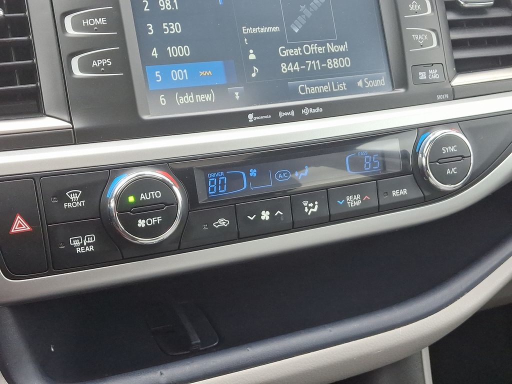 2017 Toyota Highlander XLE 17