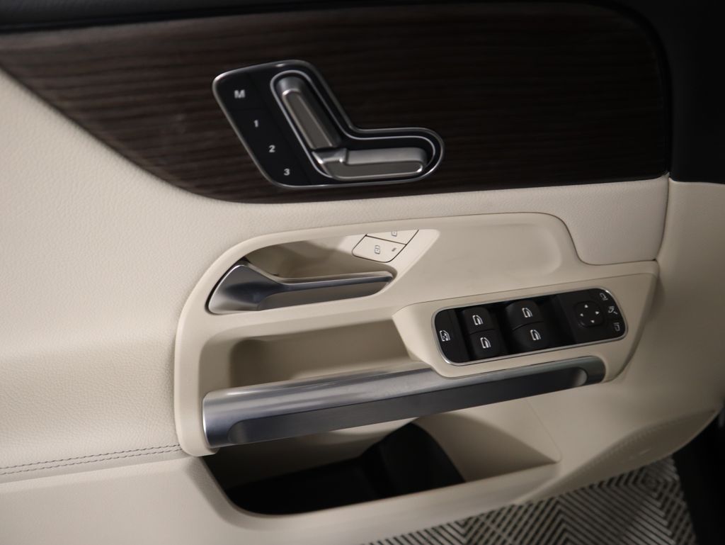 Thumbnail: 2026 Mercedes-Benz GLB - 24