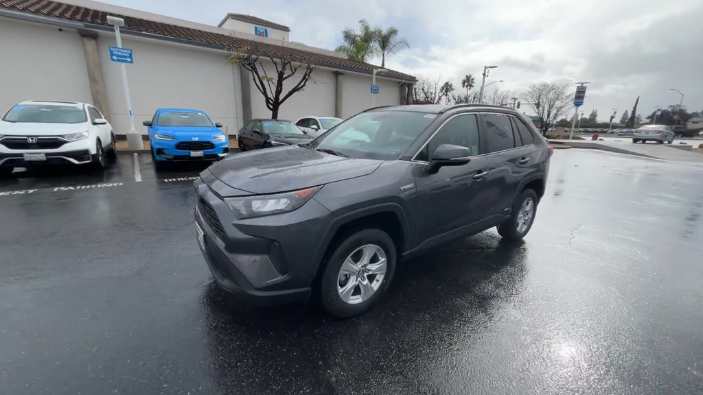 Thumbnail: 2020 Toyota RAV4 - 4