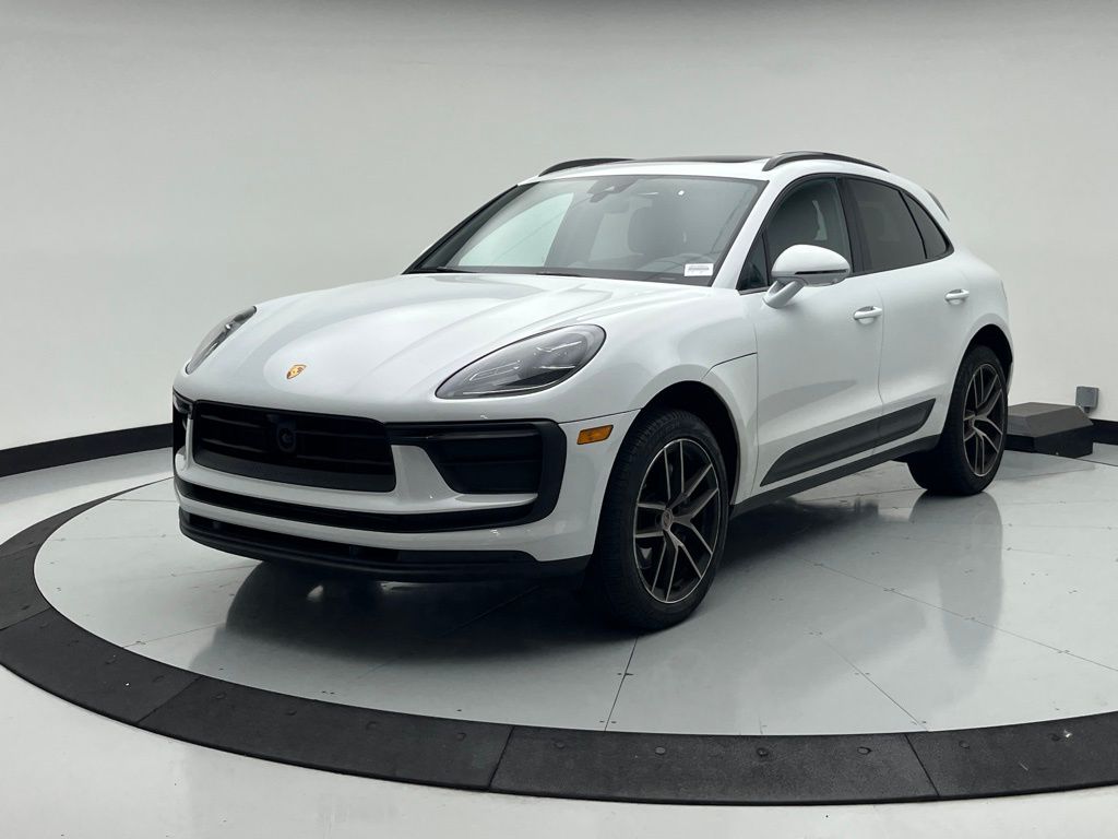 Thumbnail: 2023 Porsche Macan - 1