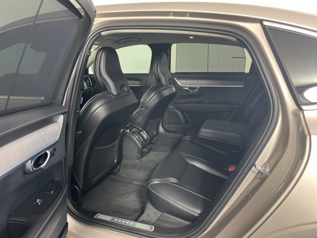 Thumbnail: 2025 Volvo S90 - 10