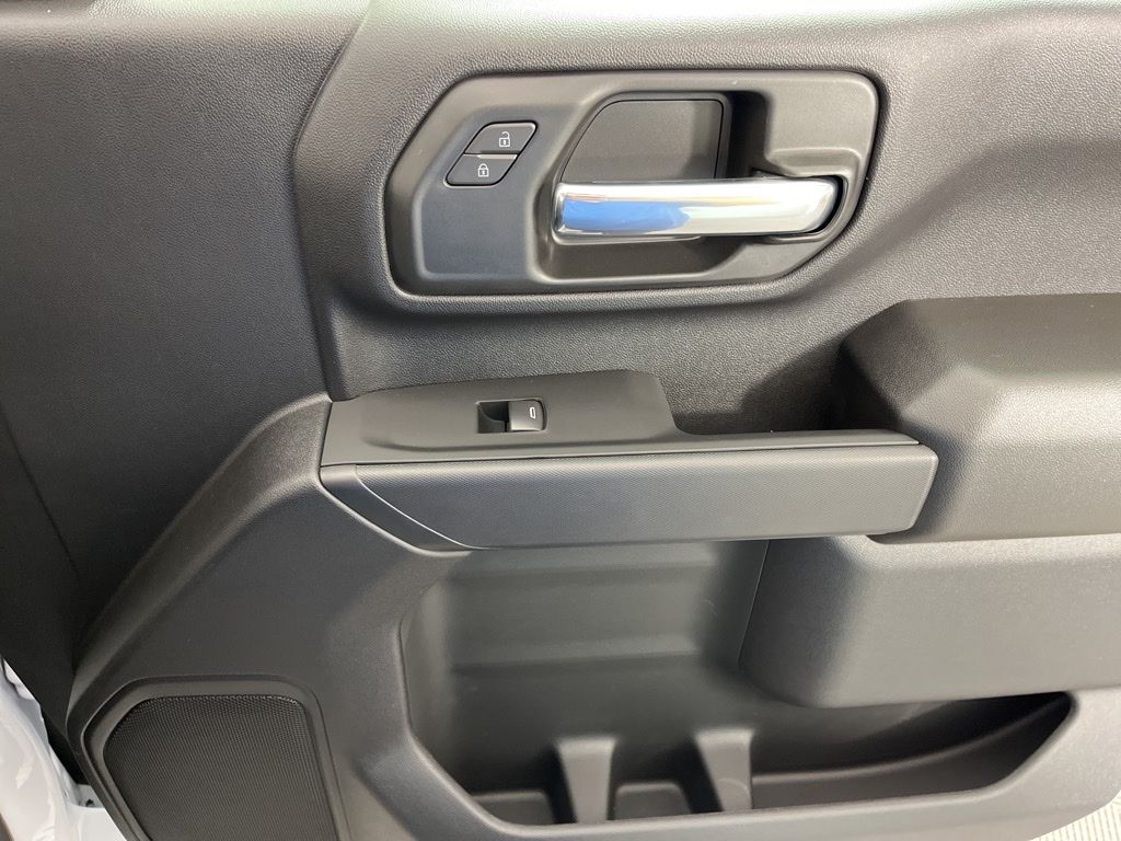 Thumbnail: 2026 Chevrolet Silverado 2500 - 13