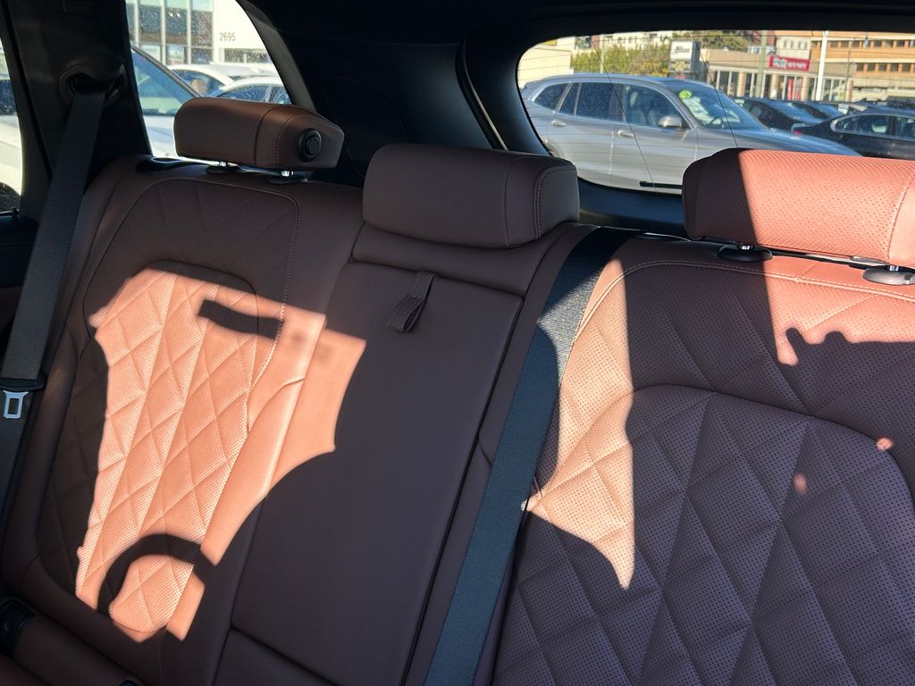 Thumbnail: 2026 BMW X5 - 32