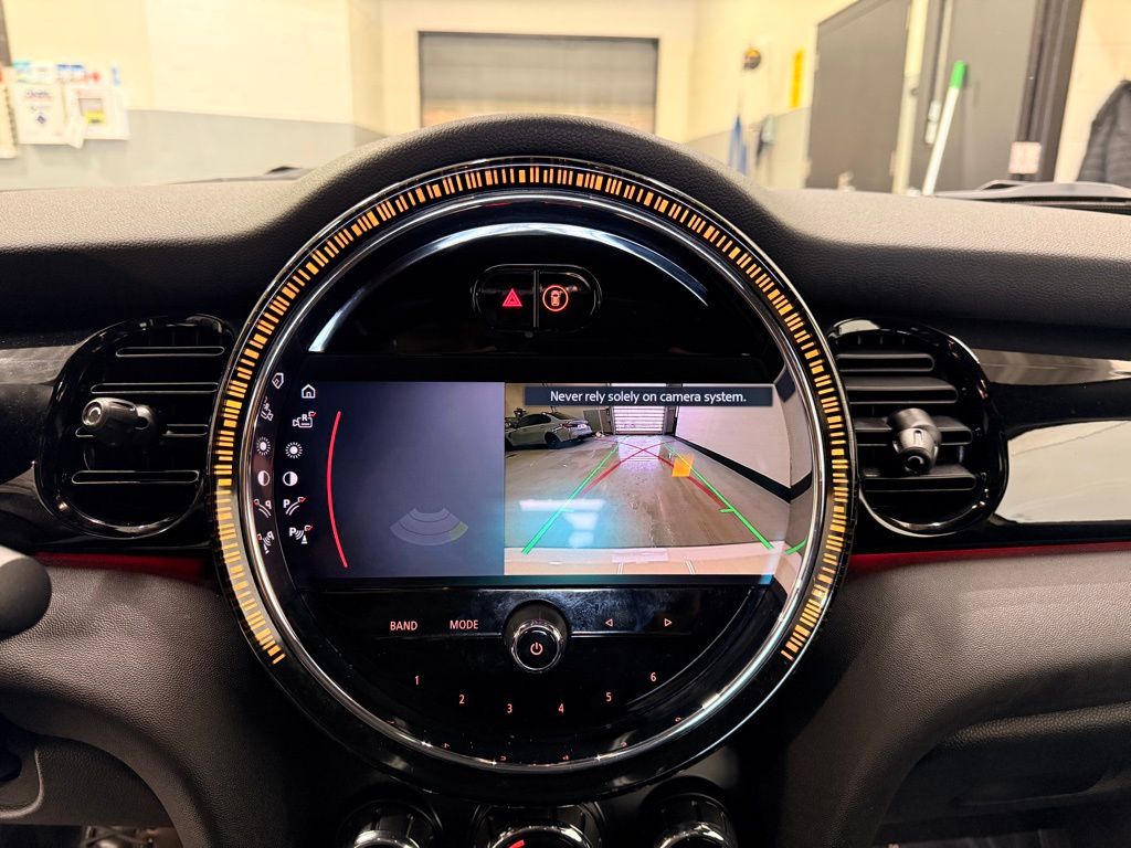 Thumbnail: 2023 MINI Cooper - 17