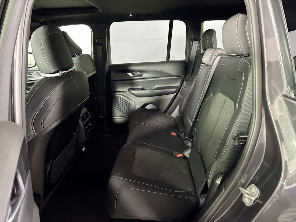 2026 Jeep Grand Cherokee Laredo X