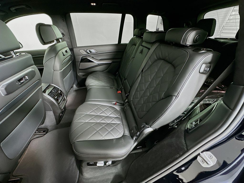 Thumbnail: 2026 BMW X7 - 17