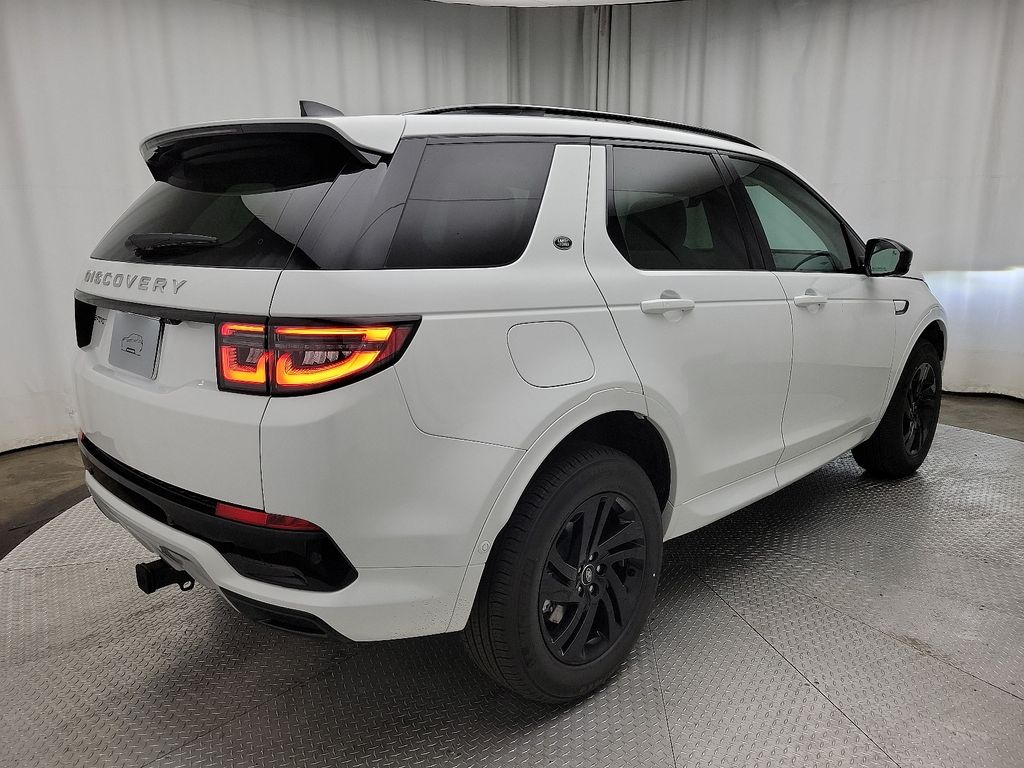 2024 Land Rover Discovery Sport S 3