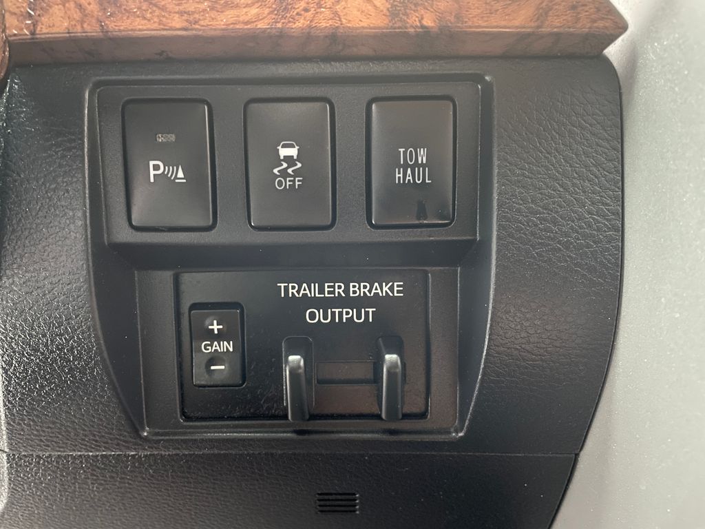 Thumbnail: 2019 Toyota Tundra - 25