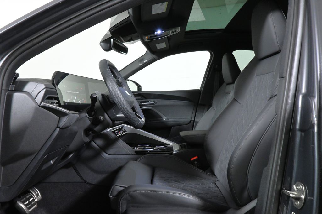 Thumbnail: 2025 Audi SQ5 - 3