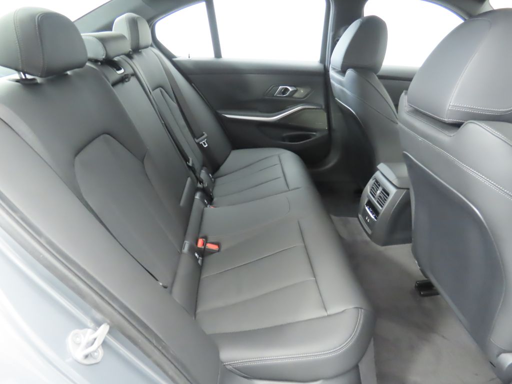 Thumbnail: 2026 BMW 3 Series - 22