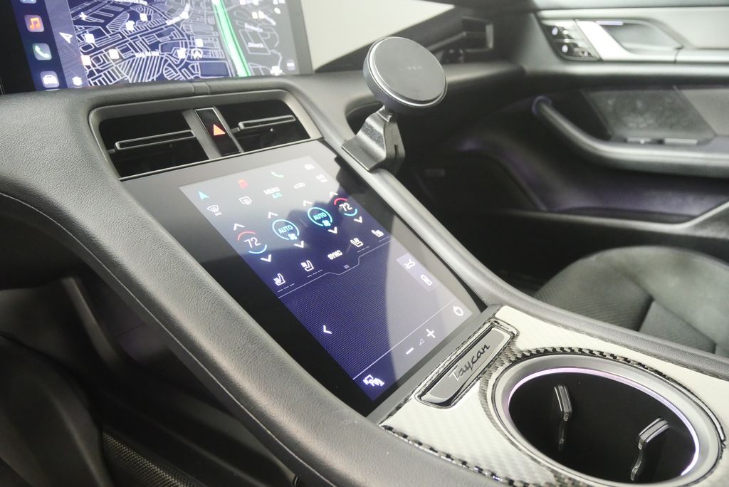 Thumbnail: 2021 Porsche Taycan - 28