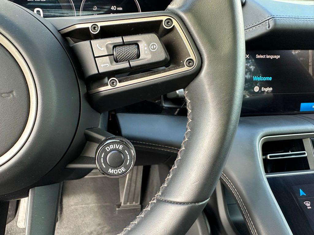 Thumbnail: 2025 Porsche Taycan - 16