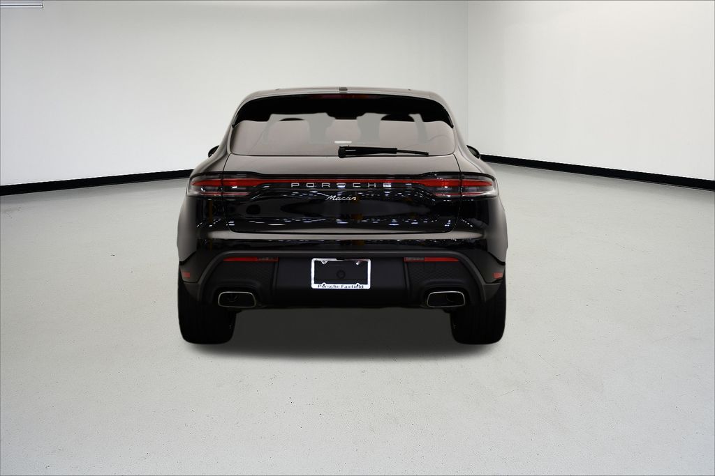 Thumbnail: 2026 Porsche Macan - 6