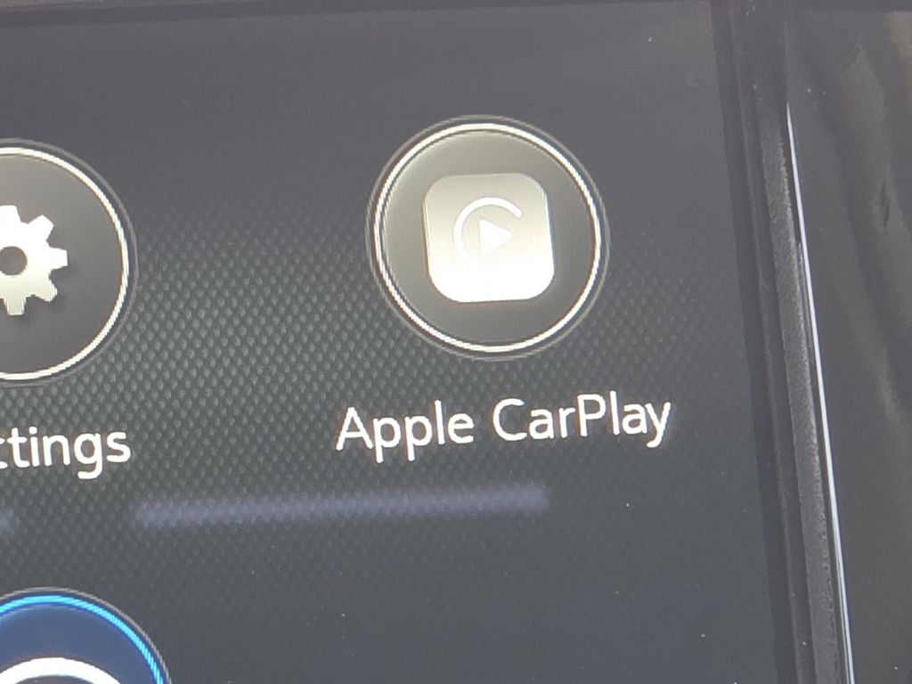 Used 2018 Red Chevrolet Premier image 4